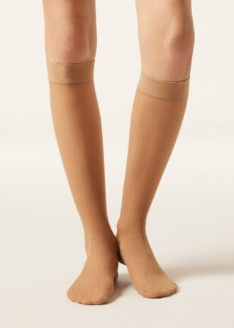 Diamond Patterned Knee-Highs
