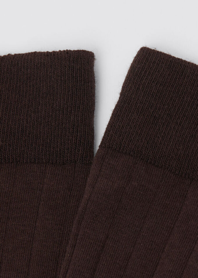 Ribbed Mid-Calf Socks
