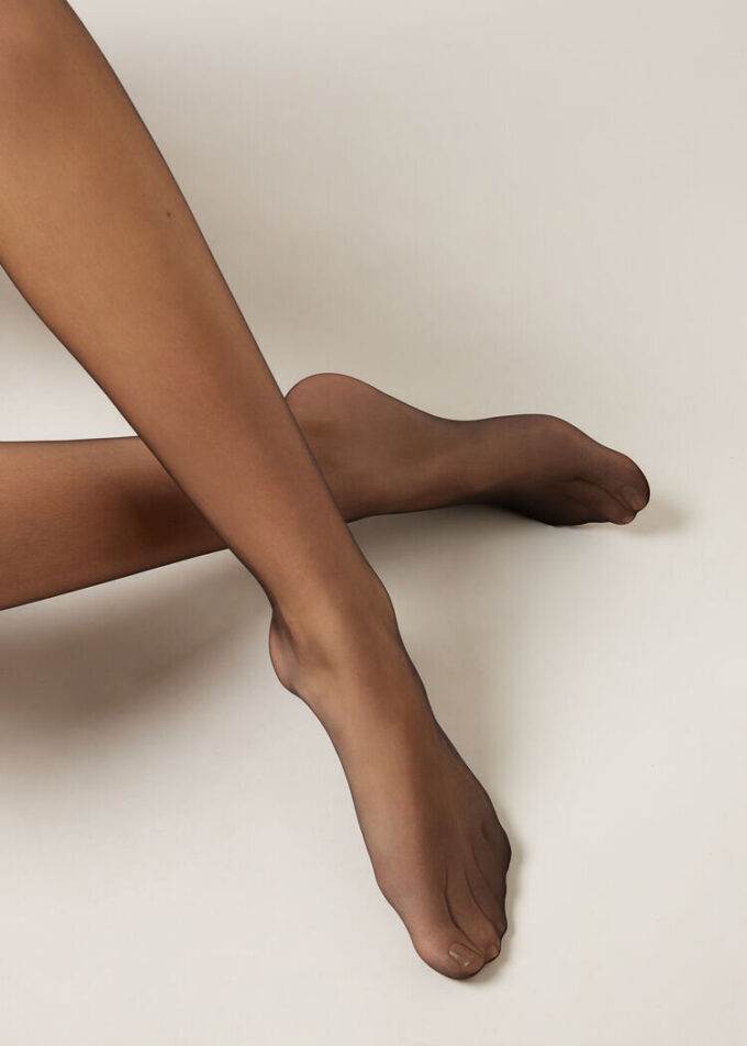 Sheer Matte Resistant 8 Denier Tights Sheer Matte Resistant 8 Denier Tights