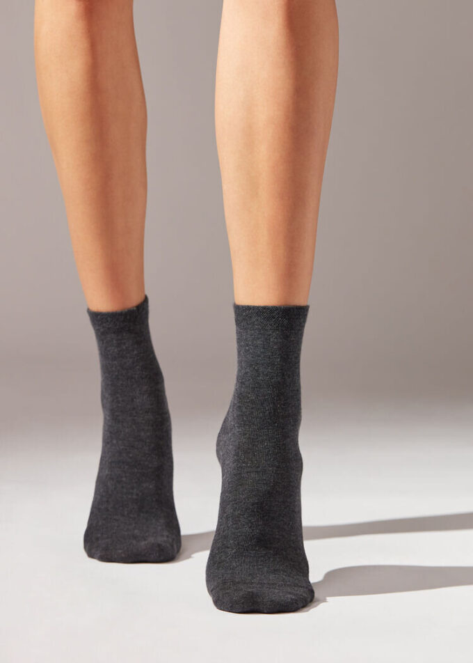 Short Socks with Trimmed Cuffs